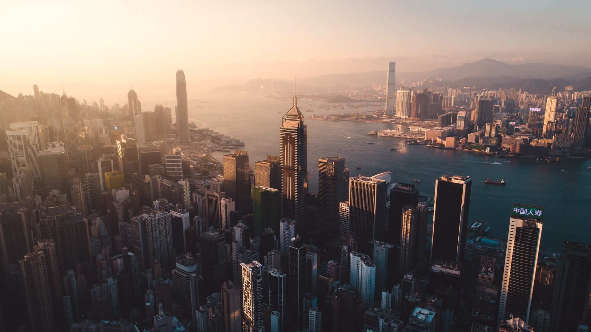 The best view in Hong Kong - Lugard Road Victoria Peak - Pat Kay Away