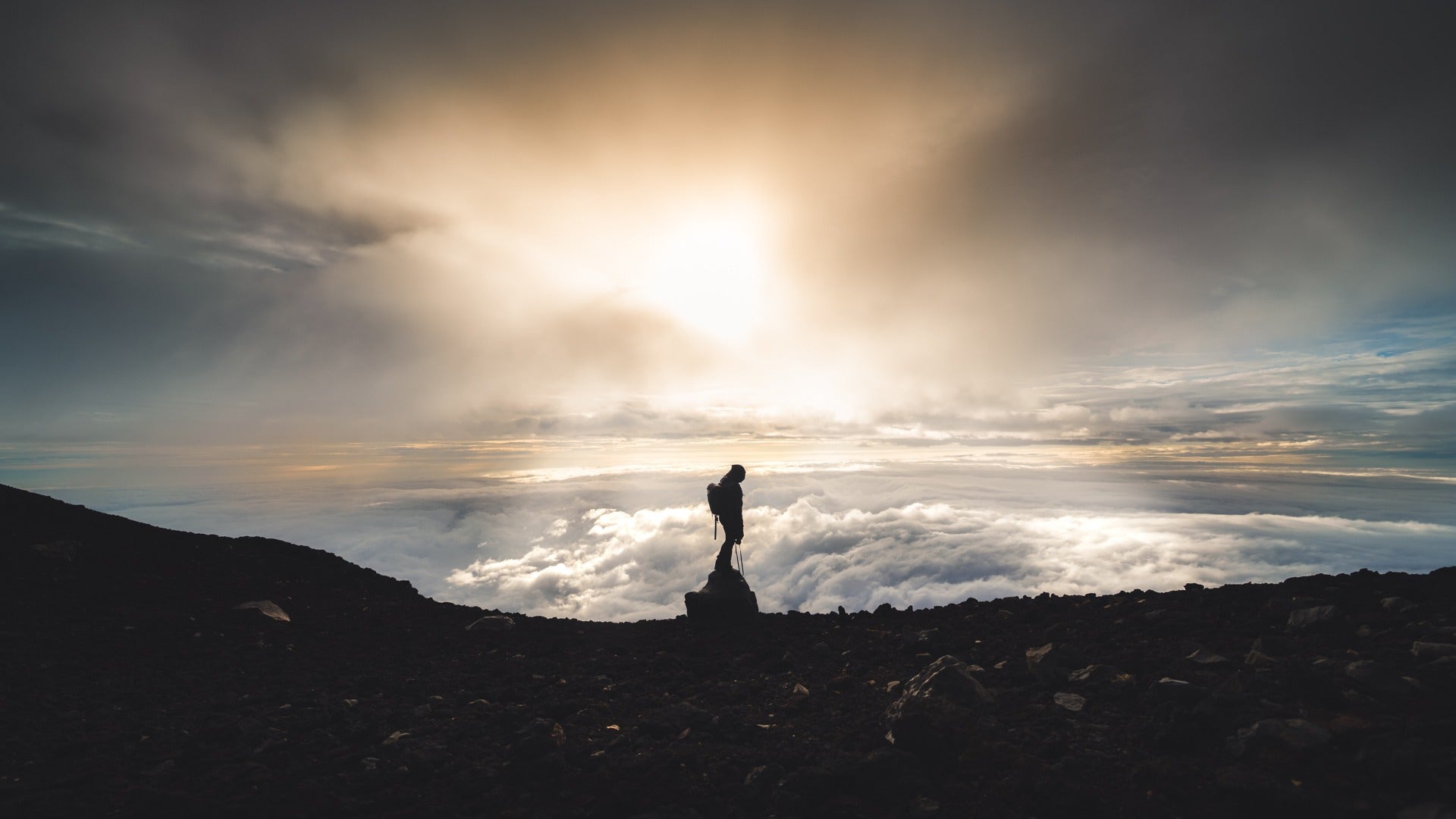Hiking up Mt Fuji - Pat Kay Away